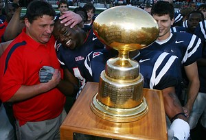 5 best college football books to help fill your sports void