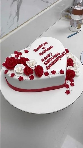 Beautiful fondant anniversarycake theme #fondentcake #heartcake #birthdaycake #viral #cakevideo