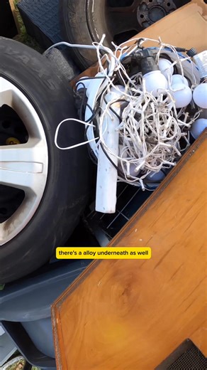 1M views · 17K reactions | They threw out their vintage radio vinyl player! #polyprophet #youtube #free #treasurehunt #hardrubbish #australia #curbside #sidehustle #dumpsterdiving #streetscrapping #scrapping #scavenger #reseller #resell #relaxing #asmr #value | Poly Prophet | Facebook