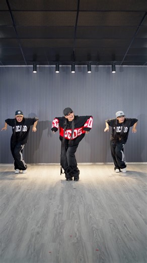 Sushma Darnal on Instagram: "Jeene Mera dil luteya😍 (DO TAG AND MENTION ME) Choreo :- @sushmabiswakarma101 💪🏻 Edit :- @bishu_royedit ❤️ . . . . #reels #dance #dancemoves #hiphop #punjabisongs #dancesong #hiphopdance #explorepage #trendingreels #fun #enjoy #entertainment #dancevideos #punjabi #vibe #instadaily #instagood #trendingnow #dancers #sushmabiswakarma101"