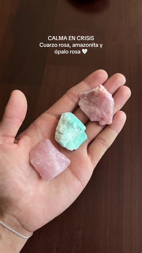 Encuéntralos todas en la web o escríbenos por WhatsApp ( 51 962729619) para ayudarte 🫶 . . . #cuarzos #lima #peru #minerales #cristales