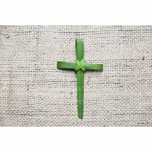 How to Make a Cross From a Palm Leaf | Synonym