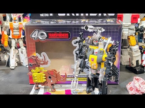 Walmart Find! 💥40th Anniversary Transformers BOMBSHELL & RAMHORN! #transformers #toyreview