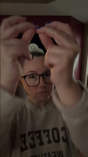 Doing my best Velma impression 🤓 #spookyseason #transition #velma #scoobydoocosplay #halloween