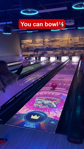 Not sure what to do this weekend? 🤔 Swing by Humdingers where you can bat, bowl, eat, and play all under one roof! 🎳🕹⚾️🍕 | Humdingers