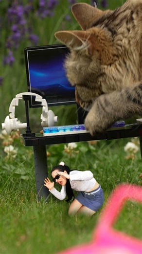 POV dream PC setup but at a 1:16 scale 🙂‍↕️ Ft @alienware Area 51 Gaming Desktop and matching brick sets. (All kindly #gifted but I'm posting this for the love of the game and my current obsession of filming mini stuff) #AlienwarePartner #pcgaming #gamingmemes #techreels #techcomedy | Liddles