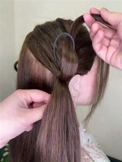 Title: Master the Side Bow in No Time! SuperSweetGirls HairTutorials
