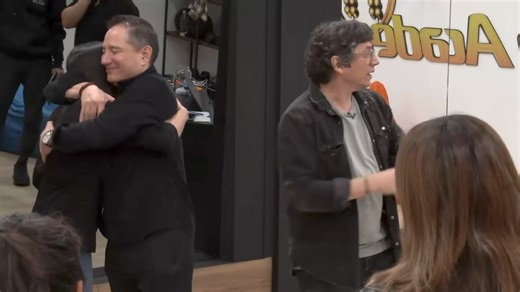 ¡Llegaron exacadémicos para ensayar con los alumnos para el opening del domingo! 🤩🎤🎶 #LaAcademia #TeCambiaLaVida #LaAcademiaRifa | La Academia