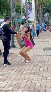 988K views · 10K reactions | ¿Tengo poderes? El Brazo de Iron Man Nivel corriente⚡️ extrema  #prankfunny #reel #humor #prank | Señor humor | Facebook