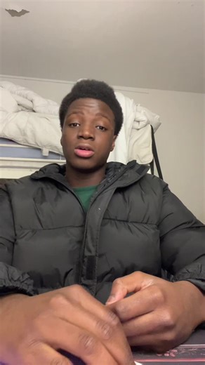 Être Noir et la Complexité des Cheveux