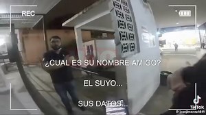 Separaron a funcionarios que negaron atención a dos pacientes en Hospital de barrio Obrero La cámara corporal de un agente de la Policía Nacional grabó secuencialmente todo lo ocurrido. @fans destacados #dejavunews | Informativo Dejavú News | Facebook