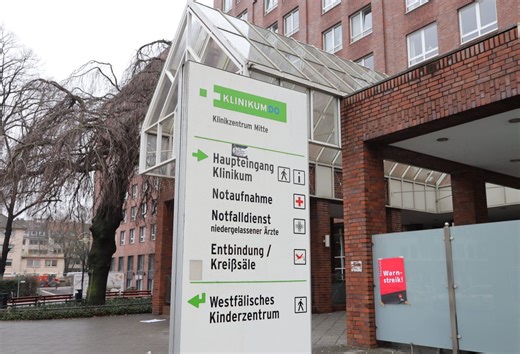 Dortmund: Lebensgefährliche Attacke im Klinikum – Polizei sucht IHN mit Foto