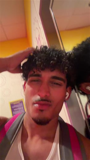 Spinosaurus: The Largest Aquatic Dinosaur Explained