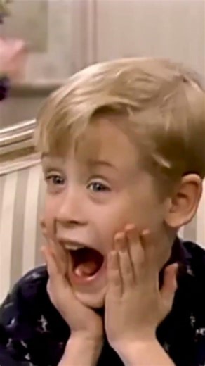 Macaulay Culkin does his Home Alone face in interview