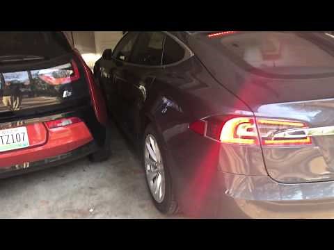 Tesla Model S Self Parking in our Tight Garage
