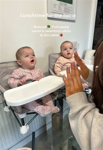 Twin Weaning Journey: Broccoli, Carrots & Rice Cakes 🥕🥦