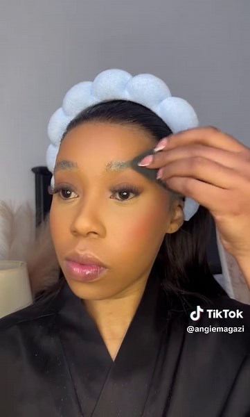 Quick and Easy Eyebrow Tutorial Using Scarlet Hill