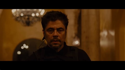 For the dinner scene in Sicario (2015) Benicio del Toro cut 90% of his dialogue. The script featured a long speech explaining his revenge but he told Denis Villeneuve that his character did not travel there to talk. He went there to kill.