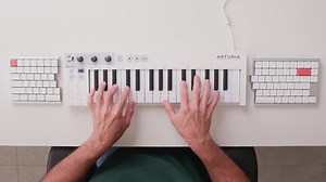 NocFree &: wireless split keyboard. split to reconnect