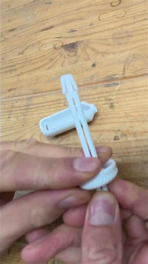 🔧 3D Printing Advent Calendar Day 6: Toothpaste dispenser with mechanism!