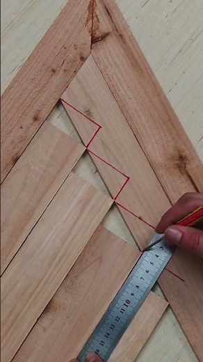 Splicing of irregular wooden boards