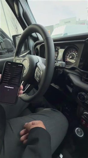 How to Connect Apple CarPlay & Android Auto in a 2025 Jeep Wrangler