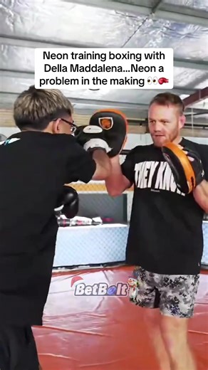 Neon training with Della Maddalena 🥊 he’s becoming a real threat#neon#dellamaddalena#ufc#twitch