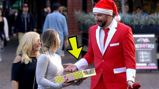Giving Strangers Christmas Gifts.. | BigDawsTv
