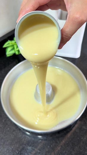 Bolo inverso de leite condensado: truque fácil para assar perfeito