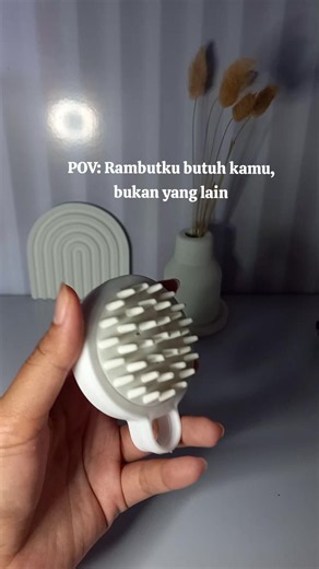 Sisir Keramas untuk Rambut Gatal karena Ketombe: Worth It?
