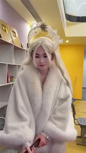 那个聪明的小丑惹怒了白天使！#cosplay #funny