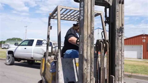 TR6060 transmission install - building a fast drag car