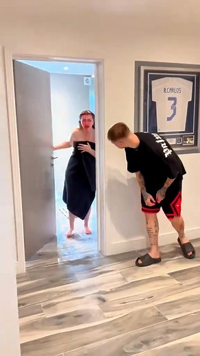 Scary family 😆😆#scareprank #fun #fyp #jumpscare #family | scared prank