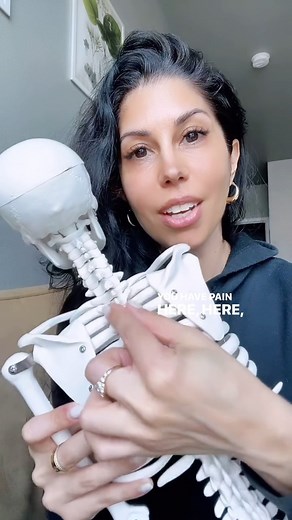 shoulder & neck pain, headaches, jaw clenching, and stress: how to recognize and heal the physical signs of emotional distress 👇🏼 chronic stress and anxiety can lead to chronic jaw tension, which causes discomfort and pain in your jaw, neck, shoulders, and head 🥹 when your jaw is tense: ✨you get headaches / migraines regularly ✨you can’t take full, deep breaths ✨you may have difficulty swallowing or speaking up for yourself ✨you may grind your teeth (at night) ✨you may have tinnitus (a ringin