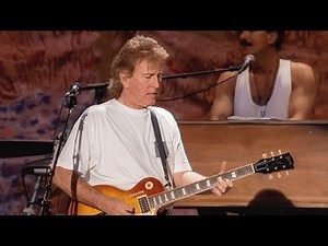 Crosby, Stills & Nash Performs “Helplessly Hoping” Live (1994)
