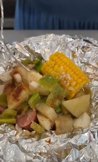 Foil Packet Kielbasa Dinner – Quick, Easy & Delicious!