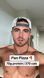 70g protein pizza… in a pan. This is actually good - don’t knock it till you try it. Such a quick and easy way to get in a bunch of protein with only 370 cals. #highprotein #pizza | fitness ryno