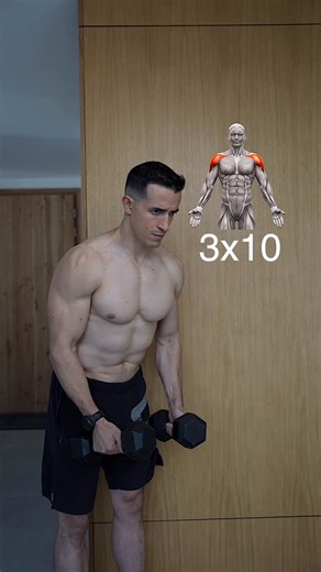 Tiboinshape on Instagram: "Full body beginner home workout ! 🔥 @inshapenutrition @shapeyou"
