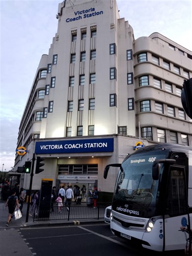 4 comments | When you only have 5 minutes to catch your National Express coach @ London Victoria Coach Station but still managed to capture this! | Marcel Ndubuisi Ojinnaka | Facebook
