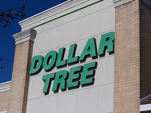 See the list of dollar stores open on Thanksgiving Day