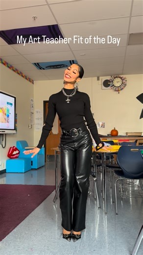 LaRae on Instagram: "Love me an all black fit 🖤🖤🖤"