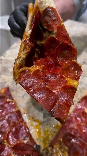 The perfect pepperoni slice 😮‍💨🍕