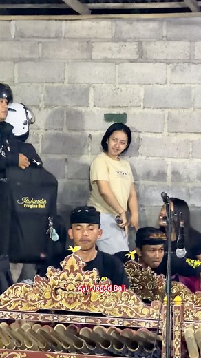 GEOL tipis-tipis aja😁 #jogedviral #viral #penariviral #hiburan #budaya #jogedbumbung #fyp #gadisbali #jogedbuleleng #sorotan #pengikut | Ayu Joged Bali