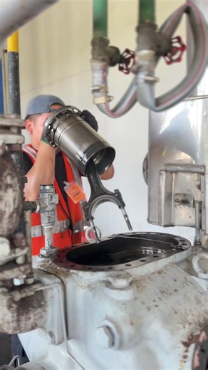 ไปต่อ💨ลุยครับ👨🏻‍🔧#Service #Compressor #overhaul #MYCOM N6WBHE #ห้องเย็น