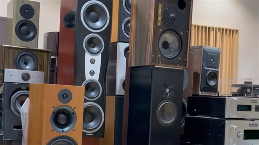 一套极有特色的发烧音响系统！搬回家里直接享受音乐的时光极品K01XD CD机-高文27.8前级-马克53单声道后级推丹拿C4MK2落地箱#音响发烧友 #纯鸣音响