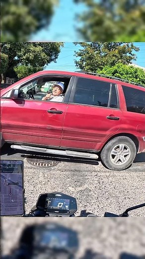 La caga y le hecha la culpa a todas las motos🤣🙄