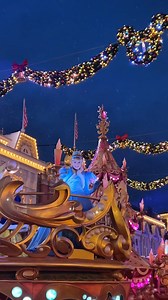 There’s nothing quite as magical as pretty lights twinkling in the dark ✨🎄 | Disneyland Paris