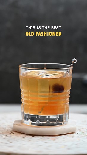 That’s my favorite cocktail! 🍹 The Old Fashioned is the best and my favorite recipe! It’s the perfect balance. You should definitely try it.👍 For the perfect one, don’t forget about the ice—it’s very important to have good ice that can keep your drink cold. ❄️ Here, I’m using the Berlinzo ice maker! 🧊 This ice cube melts 50% slower than regular ice and keeps your drink colder without watering it down. 🥃🍊🍁 Recipe: - 🍊 2 slices orange - 🍊 3 dashes orange bitters - 🍁 1/2 oz maple syrup - �