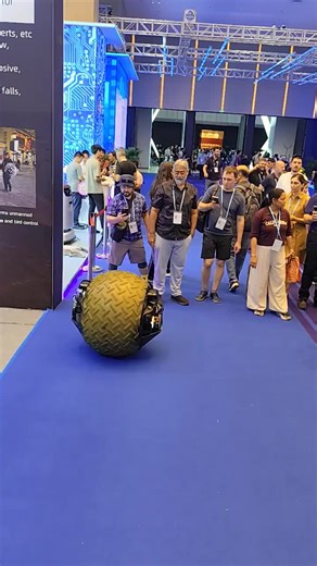 Intelligent Spherical Robot Patrols with AI Technology