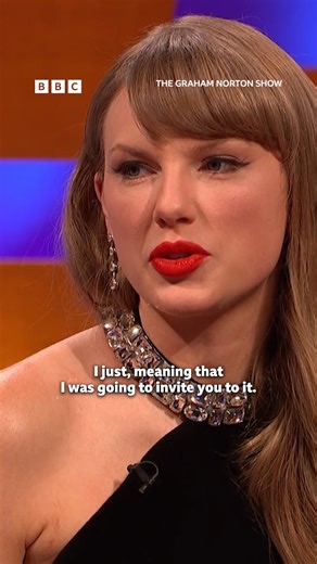 We all now know that’s not the only thing she invited Graham to…👀 When Taylor Swift invited Graham Norton to her wedding in THAT episode of The Graham Norton Show. #TheGrahamNortonShow #GrahamNorton #TaylorSwift #Opalite #Throwback The Graham Norton Show: Taylor Swift, Cillian Murphy, Greta Lee, Jodie Turner-Smith and Domhnall Gleeson join Graham on his sofa. And there’s live music from Scottish great Lewis Capaldi. | BBC